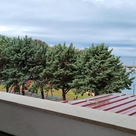 Apartment La Playa *